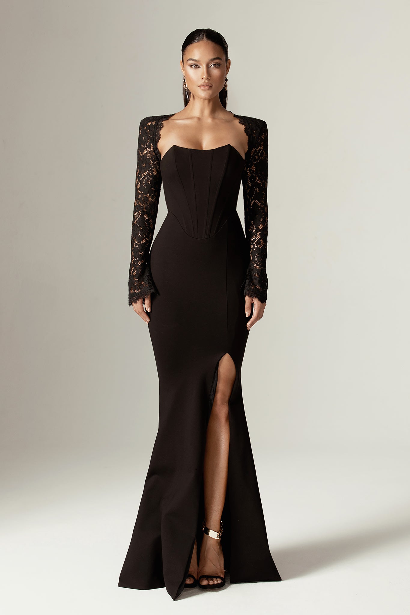 Robe longue corset en dentelle guipure Veva (noir)